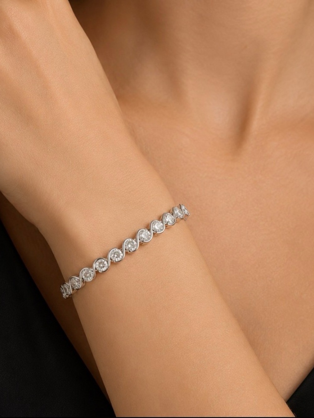 NEW! 14k White Gold Plated Sparkling Tennis Bracelet with Clear Stones